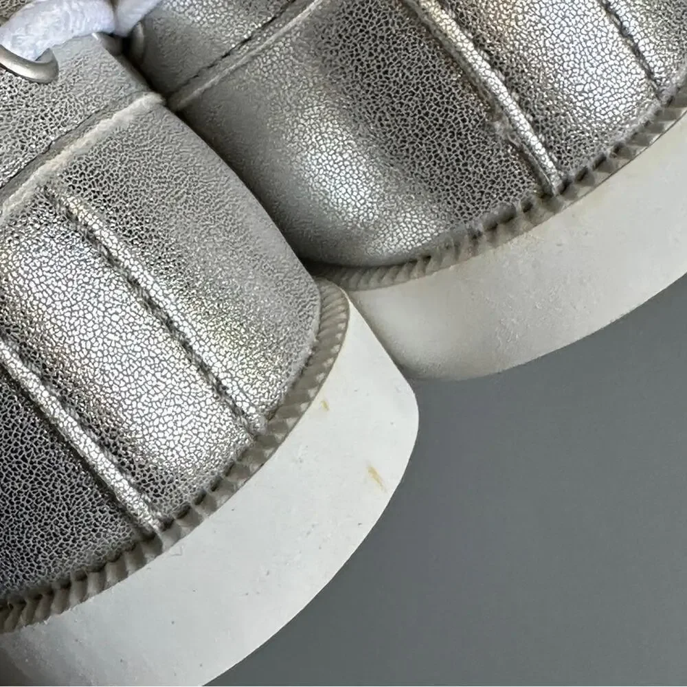 Gymboree  Little Girl’s Size 13 Silver Canvas Shoes Tennis Flat Sneakers…